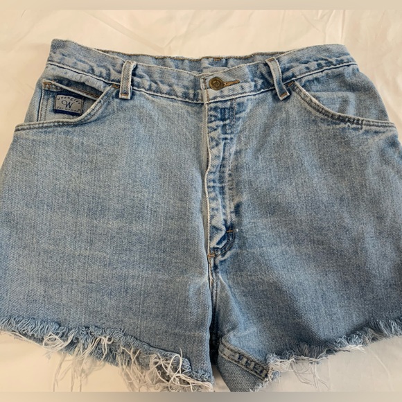 Vintage Wrangler Women's Light Blue Classic Jean Shorts - Picture 4 of 16